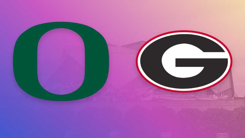 Left: 2022 Oregon Ducks football team, Right: 2022 Georgia Bulldogs football team - CC