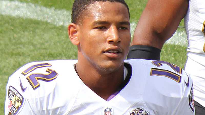 Darren Waller with the Ravens, tags: season - CC BY-SA